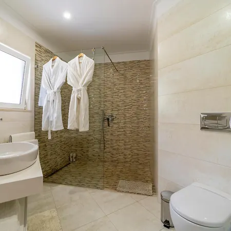 Stunning 4-bedroom With Pool - Perfect For Families * Albufeira