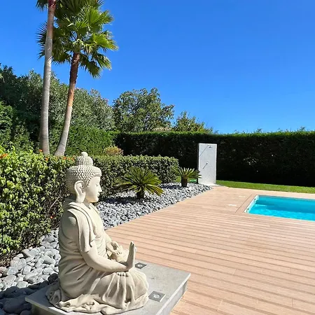 Villa Stunning 4-bedroom With Pool - Perfect For Families