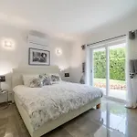 Stunning 4-bedroom With Pool - Perfect For Families ヴィラ *