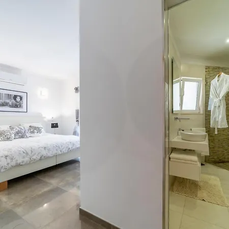 Stunning 4-bedroom With Pool - Perfect For Families Albufeira