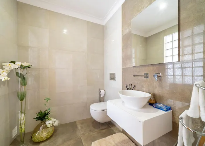 Stunning 4-bedroom With Pool - Perfect For Families Willa Albufeira