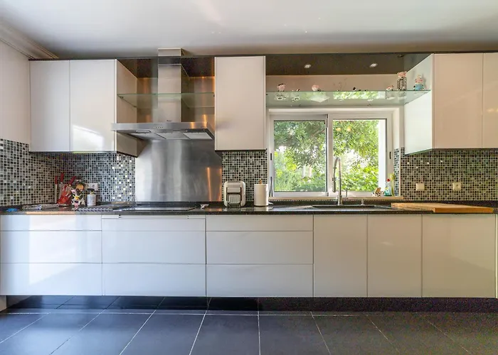 Willa Stunning 4-bedroom With Pool - Perfect For Families