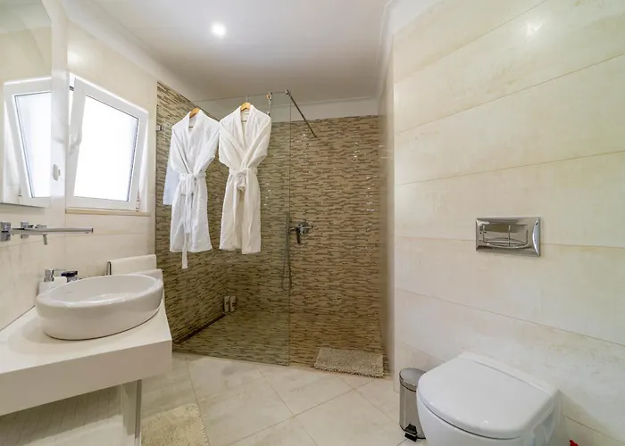 Stunning 4-bedroom With Pool - Perfect For Families * 알부페이라