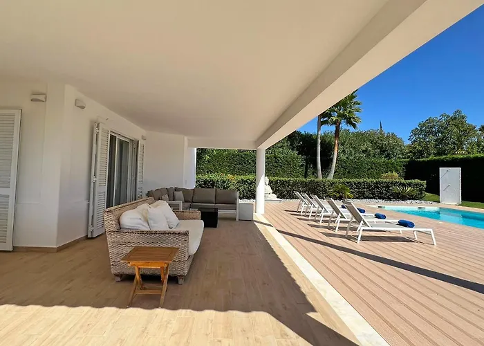 Stunning 4-bedroom With Pool - Perfect For Families 빌라 *